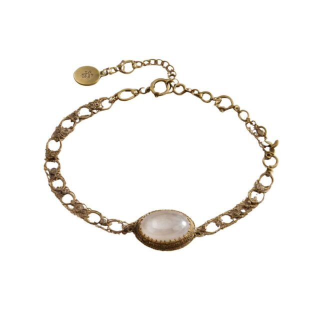 Vintage Gold-Plated Metal Bracelet with Oval Gemstone